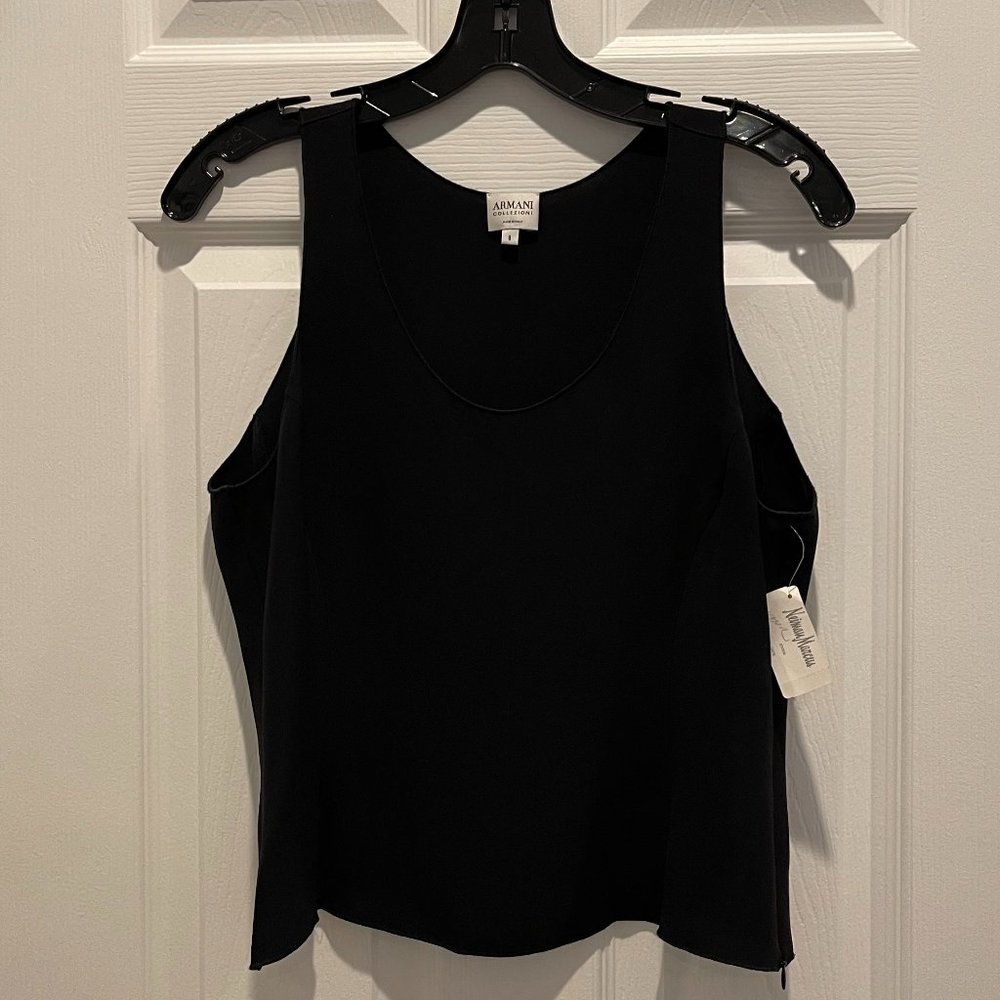 Armani Collezioni - Black sleeveless blouse
